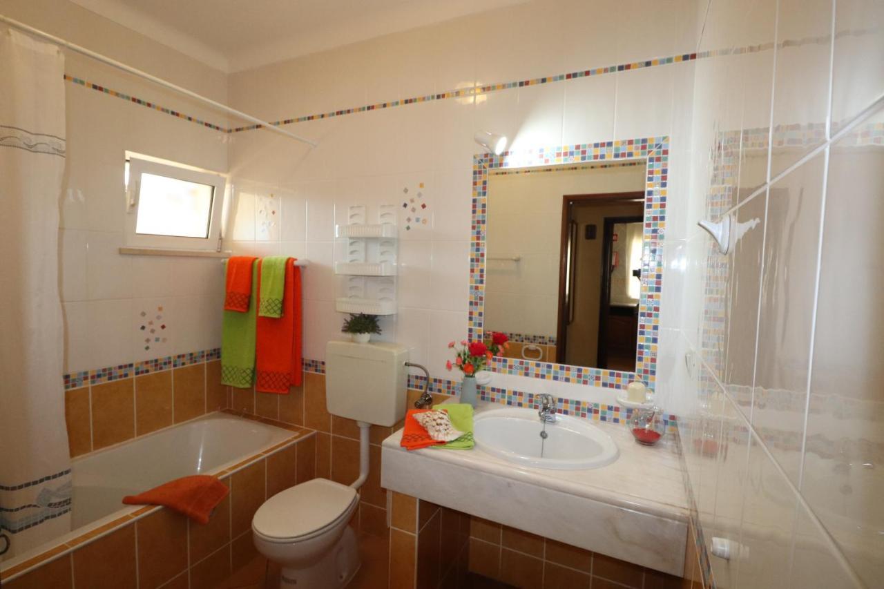 Villa Eber - Independent 1 & 2 Bedroom Apartments, Pool, Air Con, Fast Wi-Fi, Near Old Town Of Albufeira And Beaches Exterior foto
