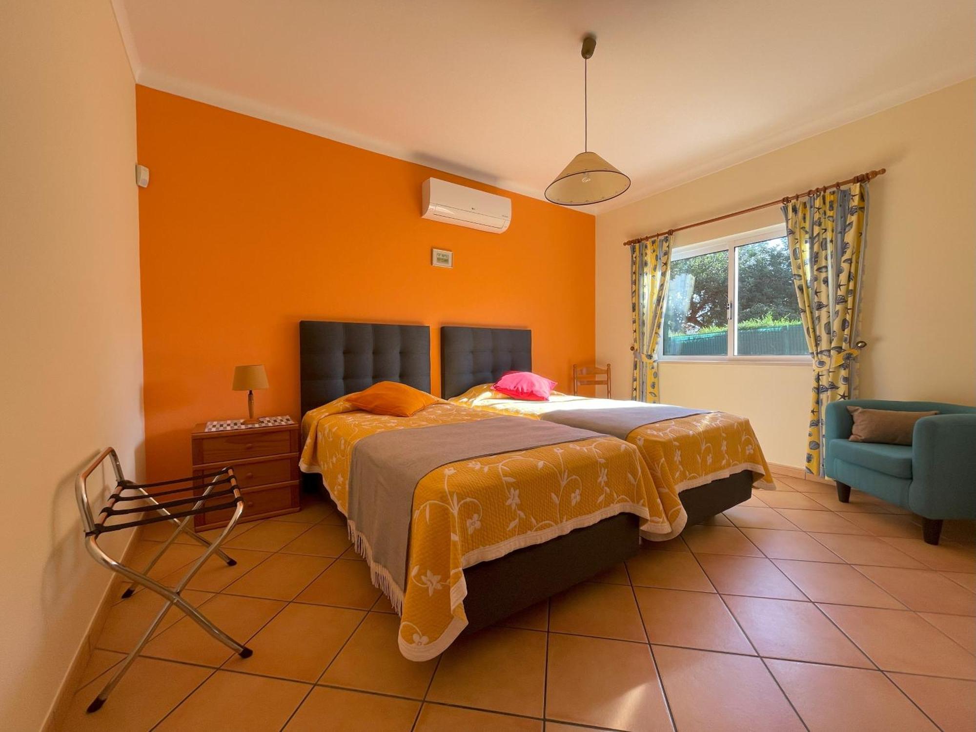 Villa Eber - Independent 1 & 2 Bedroom Apartments, Pool, Air Con, Fast Wi-Fi, Near Old Town Of Albufeira And Beaches Exterior foto