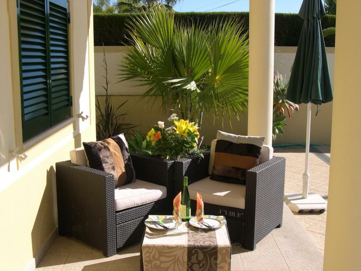 Villa Eber - Independent 1 & 2 Bedroom Apartments, Pool, Air Con, Fast Wi-Fi, Near Old Town Of Albufeira And Beaches Exterior foto