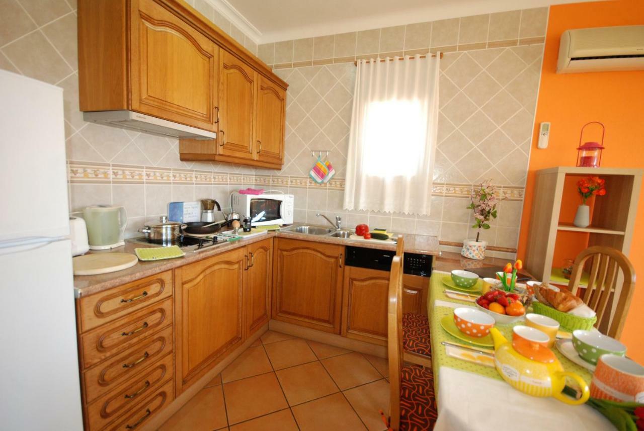 Villa Eber - Independent 1 & 2 Bedroom Apartments, Pool, Air Con, Fast Wi-Fi, Near Old Town Of Albufeira And Beaches Exterior foto